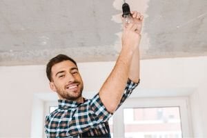 Nu mai irosiți bani pe becuri care se vor arde pur și simplu 5 preventing burnt out lights