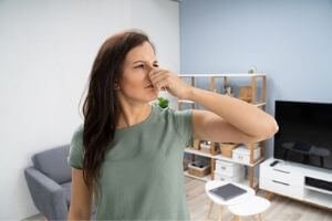 Semne că panoul tău electric are nevoie de reparații 4 burning smell
