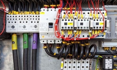 Semne că panoul tău electric are nevoie de reparații 2 post img